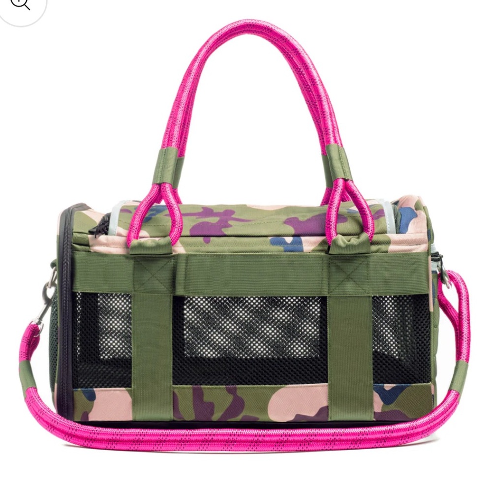 Roverlund Pet Carrier NWOT